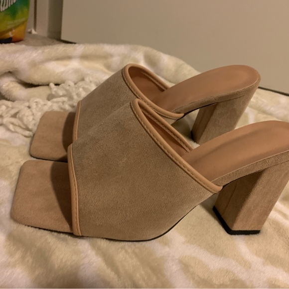 Heel sandals - Picture 2 of 2